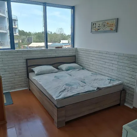 公寓 Rainbow Luci 阳光海滩